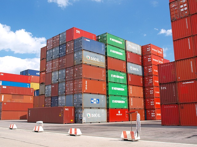 container-489933_640.jpg