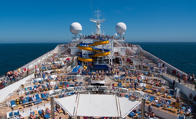 cruise-1236642_640.jpg